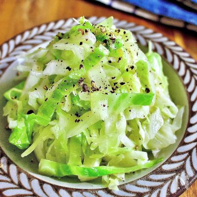 \お弁当に丁度いい/レンチン4分【コンソメペッパーきゃべつ】