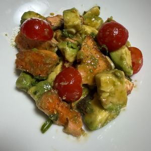 ゆっこの作ってみた!投稿(【ダイエット】焼いて和えるだけ！鮭とアボカドの薬味ポン酢だれ)