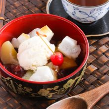 コタツで食べたい！熱々とろーり♪【冷やしフルーツぜんざい】