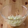 塩麹蒸し鶏と新たまねぎのレモンサラダの工程3
