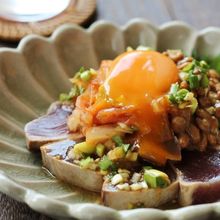 キムチと納豆でスタミナ！カツオのたたき