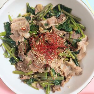 milkの作ってみた!投稿(豚バラと空芯菜の中華炒め。ピリ辛でご飯が進む、簡単おかず！)