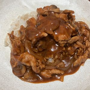 りんごの作ってみた!投稿(【ふわとろ卵のハヤシオムライス】簡単おうちレストラン♪)