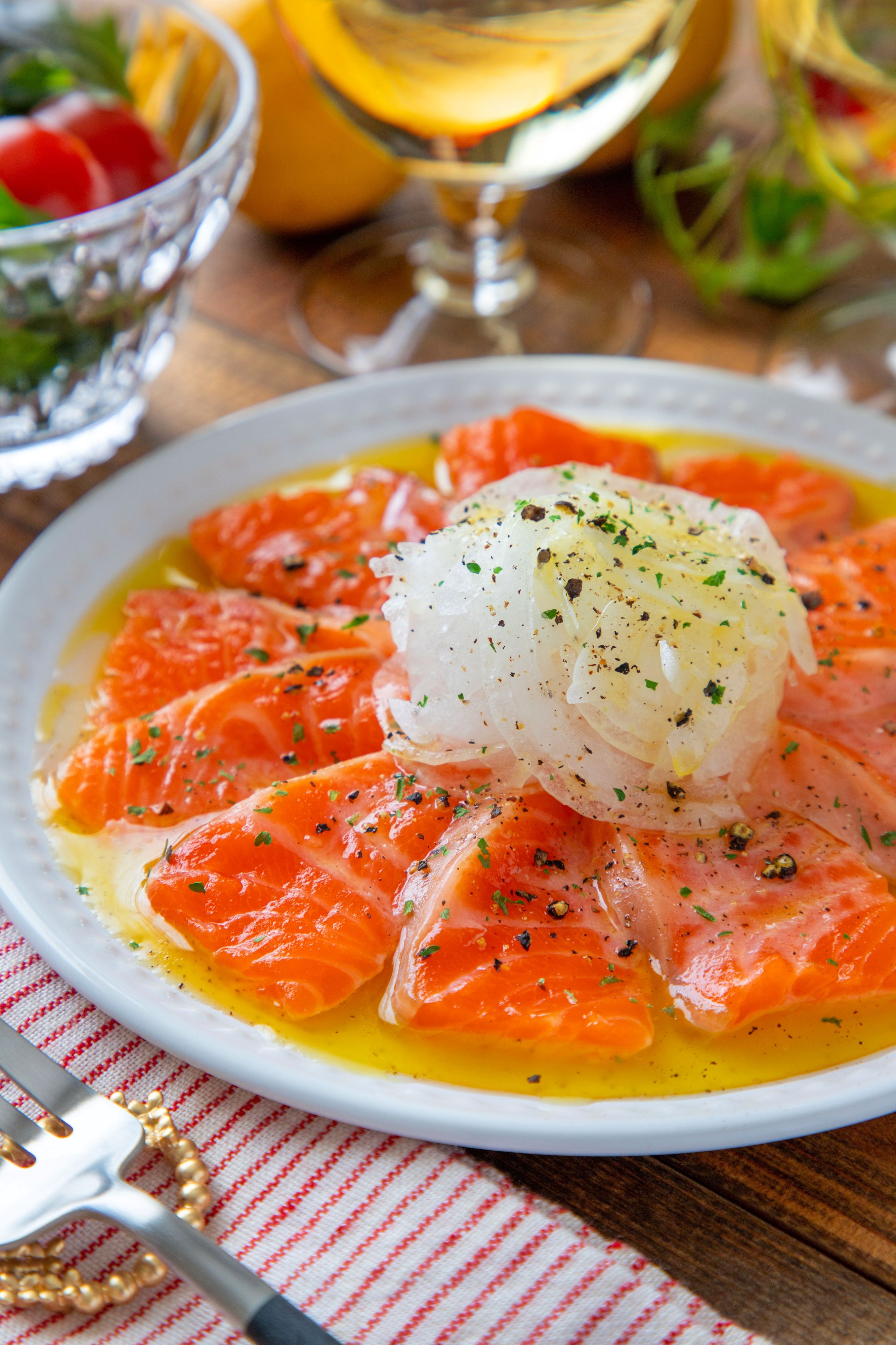 基本のサーモンカルパッチョ】簡単！激うま！新玉ねぎで！ | レシピ