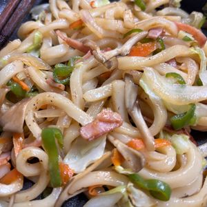 えみりんの作ってみた!投稿(豚肉とキャベツのおかかバター醤油うどん【#残り野菜】)