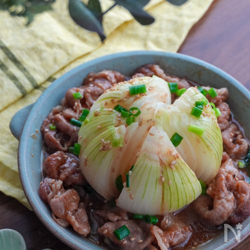 【レンジ調理じゃないよね?】レンジで丸ごと新玉ねぎの生姜焼き