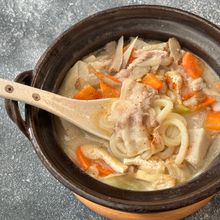 絶品！野菜たっぷり味噌煮込みうどん【余った白味噌活用！】