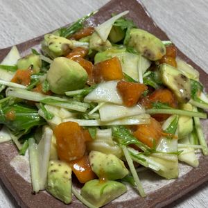 みーこの作ってみた!投稿(旬の柿とアボカドのデリ風サラダ・絶品ゆず胡椒ドレ)