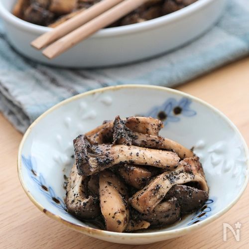 エリンギの黒ごまおかか煮