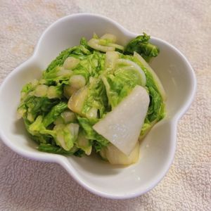 あーちゃん·͜· ♡の作ってみた!投稿(白菜と大根のスタミナ漬け・ポリ袋に入れて漬けるだけ！)