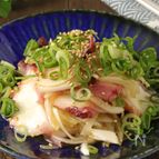 ごま油香る♪新玉ねぎとたこのごま&ガーリックサラダ