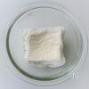 チキンと豆苗とくずし豆腐のおかずサラダ♩5分でヘルシーおかずの工程1