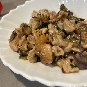 ウサちゃんの作ってみた!投稿(【なすと豚肉のごま味噌炒め】10分かからない！ご飯が進む♪)