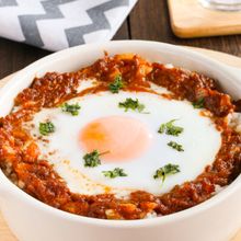 トロッと美味しい♡レンジで簡単!おとし卵のミートソースドリア