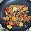 ご飯が進む！【豚こまとズッキーニのポン酢炒め】簡単ワンパン◎の工程3