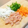 【鶏むね肉と野菜のかき揚げ】感動のサクサク食感!の工程1