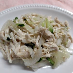 コスモスの作ってみた!投稿(レンジで簡単！ヘルシー副菜「鶏ささみと新玉ねぎのマリネ」)