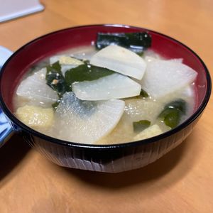 しょうこの作ってみた!投稿(【大根と油揚げとわかめのお味噌汁】ホッとする味♡具材たっぷり)