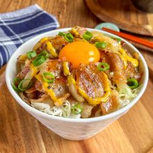酸味とコクがクセになる!【香ばし豚バラのマスタード丼】