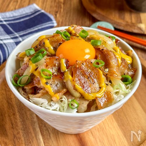 酸味とコクがクセになる!【香ばし豚バラのマスタード丼】