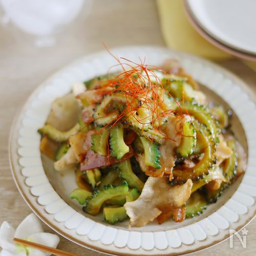 フライパンで作る【豚バラとゴーヤの甘酢炒め】