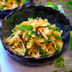 【レンジで簡単レシピ!!】えのきとピーマンの塩昆布和え