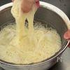 【えのきとニラの肉汁つけそうめん】レンジで簡単！旨すぎるの工程1