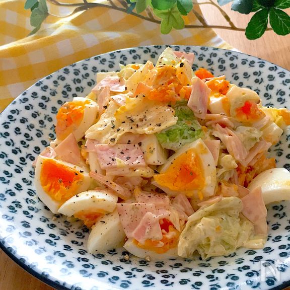 彩りもよくて映える・美味しい配合♡キャベツと卵とハムのサラダ