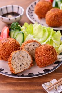 【ごぼうの鶏ミンチカツ】ごぼうの食感と風味がおいしい！