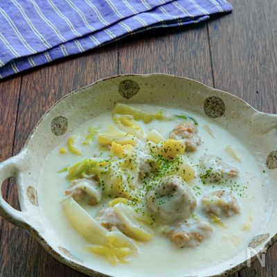 白菜とミートボールのシチュー(ルー・生クリーム、バター不要)