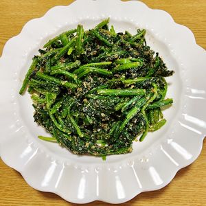 ナムディの作ってみた!投稿(【黄金比率の和えごろも】ほうれん草のごま和え)