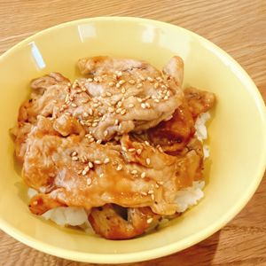 ミルクの作ってみた!投稿(ワンパン10分！【豚肉の甘辛照り焼き】ご飯がすすむ♩)