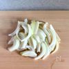 鶏もも肉と新玉ねぎの甘辛炒めの工程1