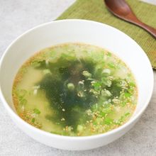 焼肉屋さんのわかめスープ
