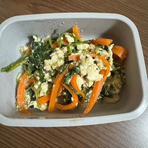 ミナの作ってみた!投稿(まろやかな甘さ♡【ほうれん草とにんじんの白和え】レンジで時短)
