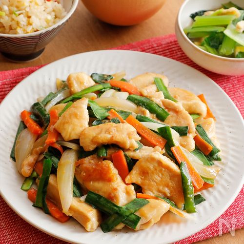 ＼ごはんが消える…! ／鶏むね肉のスタミナ炒め