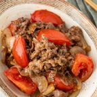 牛こまとトマトのコク旨オイスター炒め