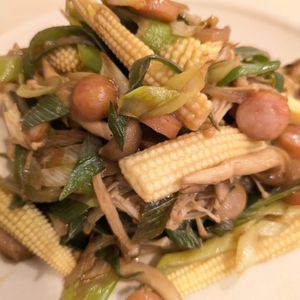 ともの作ってみた!投稿(『ヤングコーンときのこのバター醤油炒め』旬のひと皿♪簡単☆)