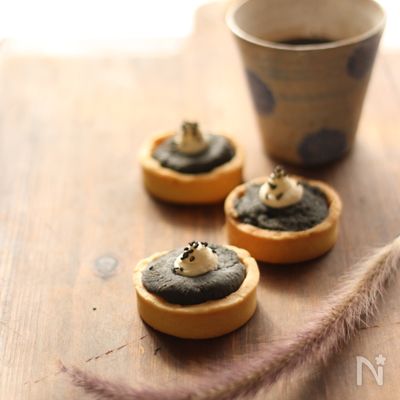 黒ごまとサツマイモのタルト