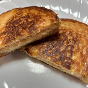 ゆくゆくの作ってみた!投稿(明太好きにはたまらない！【グリドル明太チーズサンド】)