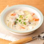 ＼ルーを使わずかんたん! ／鶏ときのこの豆乳クリームシチュー