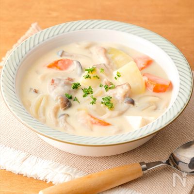 \ルーを使わずかんたん! /鶏ときのこの豆乳クリームシチュー