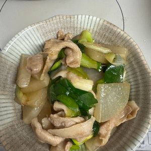 ともじつの作ってみた!投稿(【豚バラ大根のねぎだししょうゆ炒め】味付け１本で絶品！)