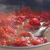 【ナスとまとチーズ】トマトをつぶすだけでソースが完成🍅✨の工程3