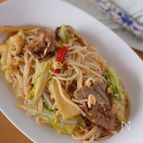 アジアの屋台風　米粉麺のオイスターソース焼きそば