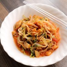  豆苗と穂先メンマのピリ辛炒め☆節約レシピ