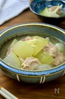 とろとろ冬瓜に鶏出汁がしみしみ♪冬瓜と鶏もも肉の旨塩煮