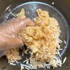 ワンパンで作る!【れんこんつくねの生姜ときのこの鶏だしあん】の工程1