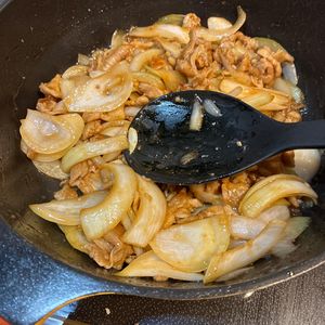 1169387の作ってみた!投稿(【新玉ねぎと豚肉のさっぱりオイポン炒め】10分おかず♡)