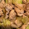 キキとララの作ってみた!投稿(＼お弁当にも／ワンパン10分【春キャベツの塩だれ豚こま炒め】)